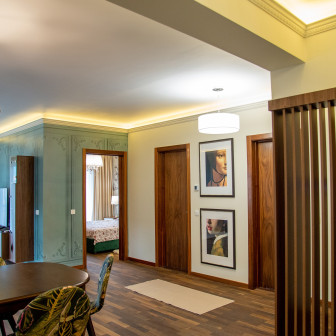 406. Neoclassic with a twist