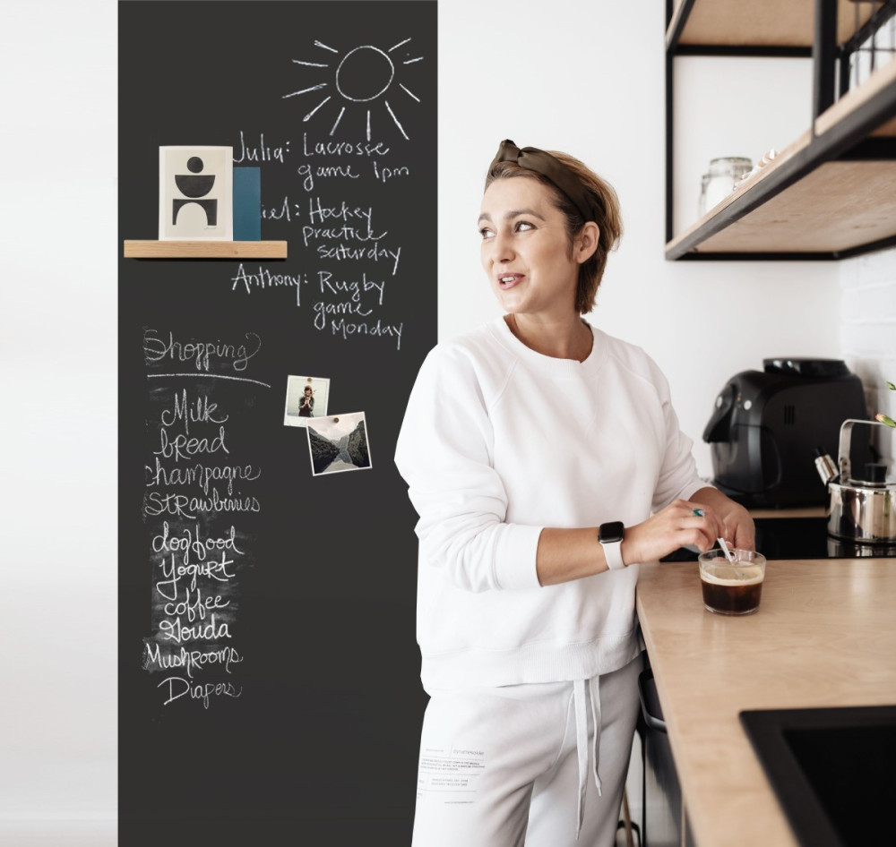 Amenajare perete cu tapet magnetic și accesorii fără găurire – Bucătărie magnetică 13 | Magnest