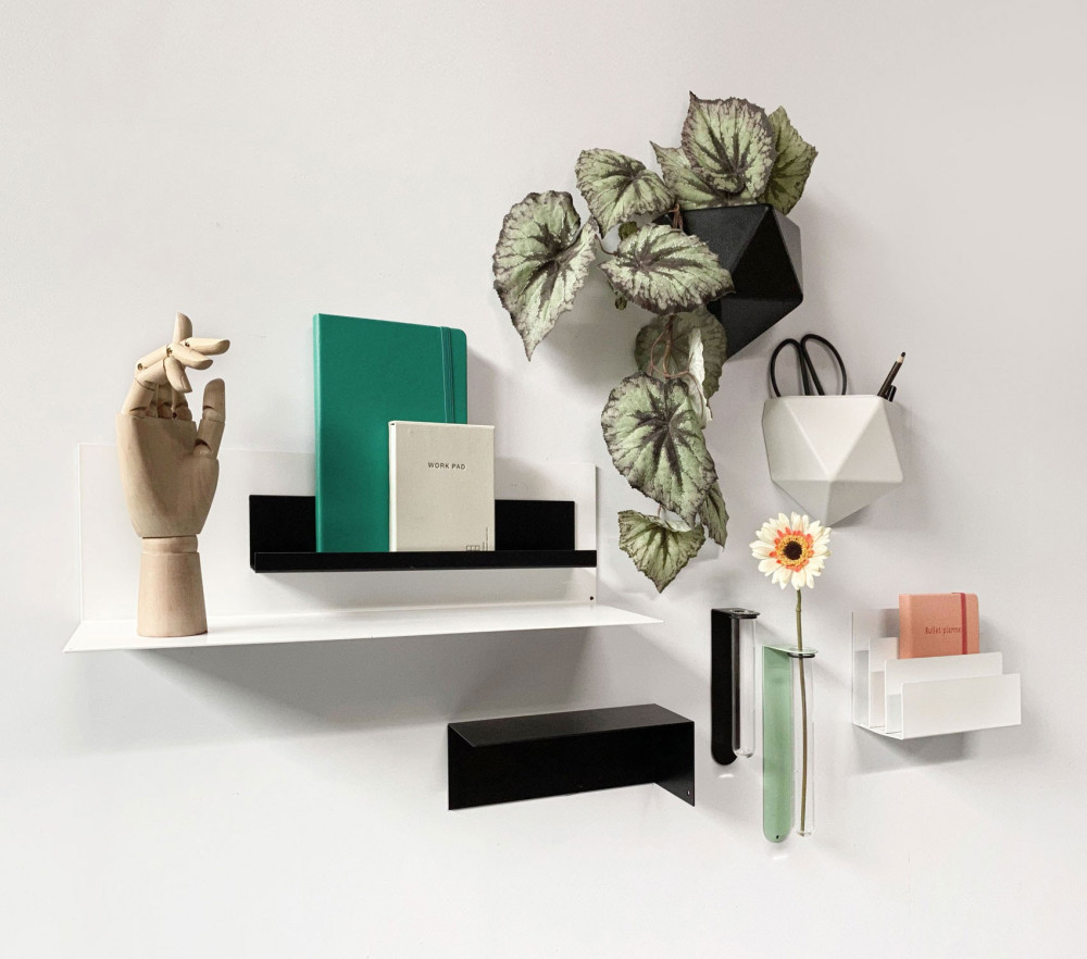 Amenajare perete cu tapet magnetic și accesorii fără găurire – Living magnetic 26 | Magnest