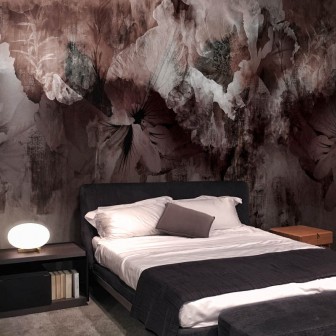 Tapet contemporan cu flori abstracte în nuanțe de gri și maro