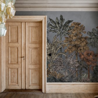 Tapet Tropical Bellewood, Night, cu palmieri înalți și flori exotice pe un fundal de noapte.