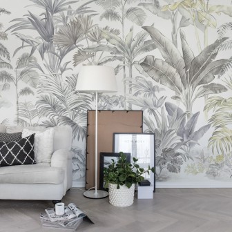 Tapet cu palmieri desenati in tonuri de gri si verde deschis