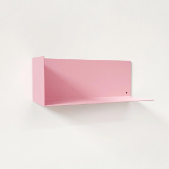 Poliță metalică magnetică roz pe un perete alb
