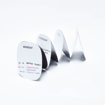 Planificator săptămânal magnetic - set de 8, deschis, arătând zilele săptămânii