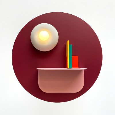 Sticker magnetic rotund vișiniu cu design modern