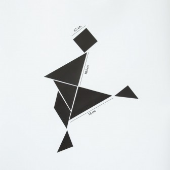 Magneți frigider / tapet magnetic - tangram negru. Setul include 7 piese magnetice: un pătrat și 6 triunghiuri.
